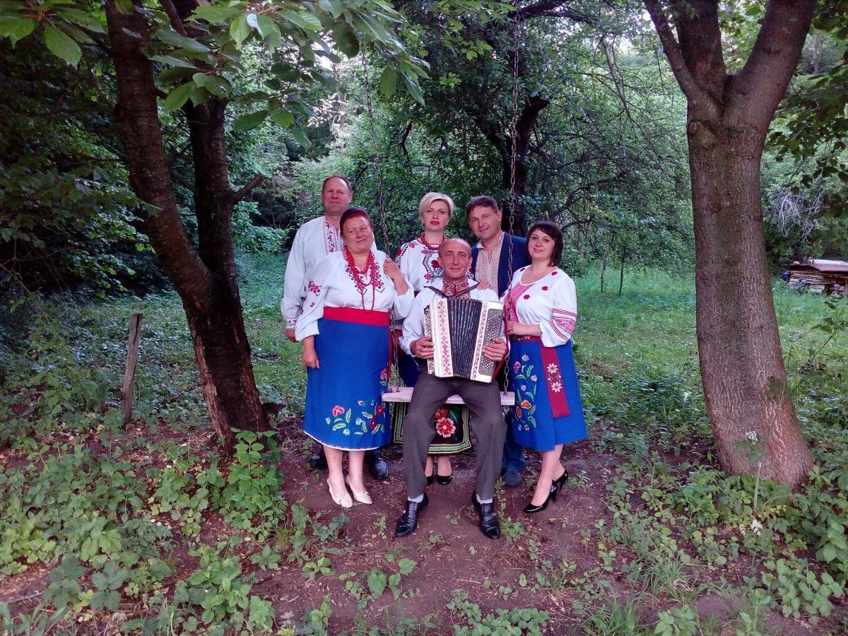 Maliovnytsya Guest House Dybintsy ภายนอก รูปภาพ