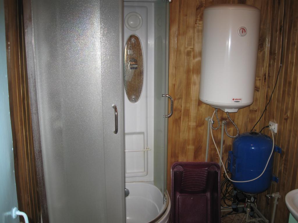 Maliovnytsya Guest House Dybintsy ภายนอก รูปภาพ